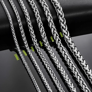 Comparaison des largeurs de chaînes en acier inoxydable argenté de 3 mm à 8 mm sur cuir