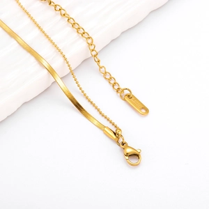Collana a doppio strato in acciaio inossidabile dorato con catena snake e sfere