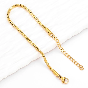 Minimalist 18K gold plated stainless steel twisted chain bracelet with lobster clasp
