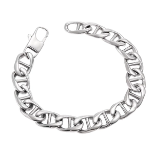 Detailed view of silver stainless steel mariner link chain with classic lobster clasp