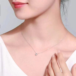 Élégant collier pendentif en oxyde de zirconium 7mm serti griffes acier inoxydable
