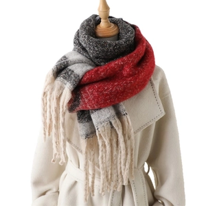 Retro floral cashmere-feel pashmina with red and grey gradient check and tassels