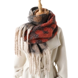 Chic leopard print gradient cashmere shawl scarf with stylish tassels for winter warmth