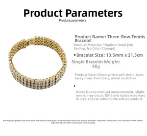 Vista dettagliata del bracciale tennis a tre file in oro con zirconi e larghezza 13,5mm