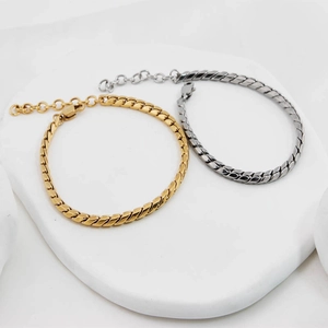 Bracelets chaîne serpent minimalistes en acier inoxydable en finitions or et argent