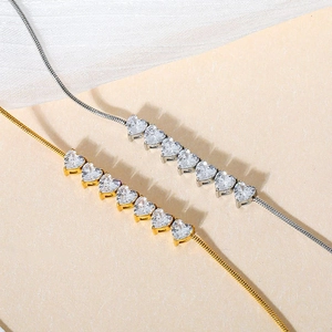 Colliers élégants en maille serpent dorée et argentée sertis de zircons en forme de cœur