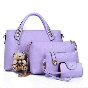 Lila vierteiliges Handtaschen-Set mit Prägemuster, Kettengurt und Teddybär-Anhänger