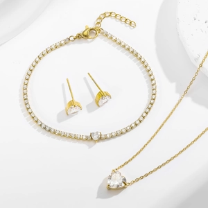 Minimalistisches Herz-Schmuckset aus Gold mit Zirkon-Halskette und Armband