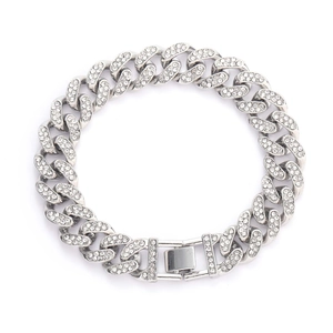 Détails du bracelet gourmette cubaine de 13 mm argenté orné de strass étincelants