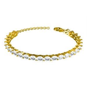 Vue détaillée du bracelet tennis doré avec zircons ovales et fermoir mousqueton réglable