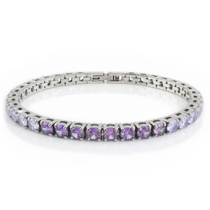 Bracelet tennis en acier inoxydable argenté avec zircons violets sur fond blanc