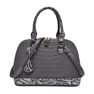 Sac à main gris gaufré crocodile avec détails en serpent pour femme élégante