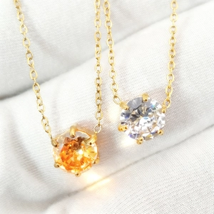 Collier classique en acier inoxydable plaqué or 18 carats avec pendentif zircon