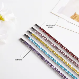 Detail eines bunten Zirkon-Tennisarmbands mit 4x4mm Steinen und Vier-Krallen-Fassung