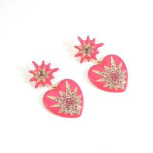 Détails de boucles d'oreilles cœur en émail rose dégradé avec strass et bordure dorée