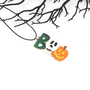 Collier BOO d'Halloween avec breloques Frankenstein, crâne et citrouille effrayante