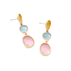 Détails de boucles d'oreilles émaillées géométriques avec dégradé de macarons