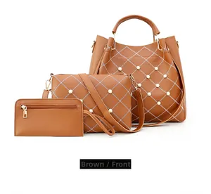 Vue détaillée du lot de 3 sacs en cuir marron avec motifs matelassés et perles chic