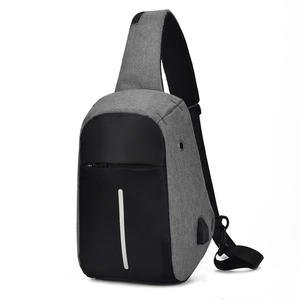 Sac de Poitrine Antivol pour Hommes Avec Port de Charge USB Bande Réfléchissante Tissu Oxford Grande Capacité Casual Crossbody Sling Bag Voyage Sports de Plein Air