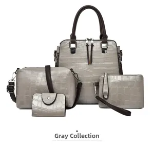 Ensemble détaillé de sacs à main gris à motif crocodile avec bandoulières et boucles en argent