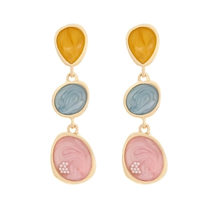 Boucles d'oreilles pendantes géométriques en émail dégradé avec détails de perles