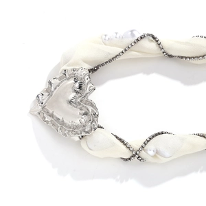 Französische Retro-Herzkette mit flüssigem Metallanhänger und Perlennetz-Kette