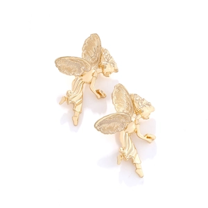 Boucles d'oreilles ange dorées vintage avec texture d'aile en style rétro européen
