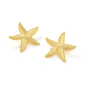 Vintage French starfish stud earrings in textured gold finish for a minimalist ocean style