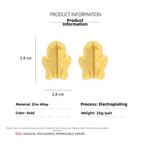 Detailed dimensions and weight of gold-tone vintage 3D frog earrings in zinc alloy