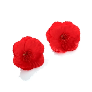 Boucles d'oreilles fleurs rouges en tissu avec centre en cristal style bohème