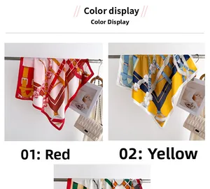 Détail de foulards en soie avec imprimé équestre, boucles de cheval et motifs floraux