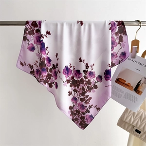 Carré De Satin Imprimé Floral Satin Polyester Dégradé Rose Élégant Foulard De Tête Châle De Cou Pour Femmes Accessoire Mode