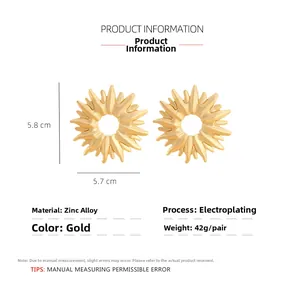 Detailed size chart for retro gold hollow sunflower earrings showing 5.8cm diameter