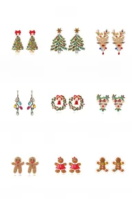Vue macro de diverses boucles d'oreilles de Noël avec détails émaillés de renne et sapin