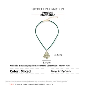 Détails des dimensions du pendentif sapin de Noël avec perles d'imitation et cordon vert