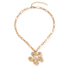 Collier Pendentif Étoile De Mer Alliage De Zinc Avec Faux Künstliche Perle Et Strass Plage Été Vintage Ton Or Pour Femmes