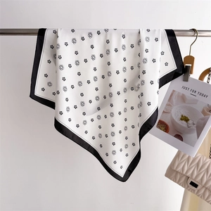 Foulard Carré Élégant En Satin Imprimé Floral Camélia Bordure Contrastée Femmes Style Rétro Français Chic Bandeau Cou