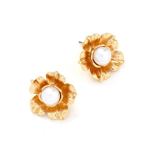 Vintage gold alloy flower stud earrings with textured petals and center white pearl