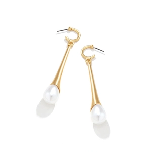 Boucles d'oreilles longues en alliage doré avec pendentifs élégants en perles d'imitation