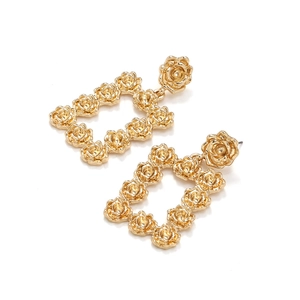 Orecchini vintage in oro con cornice floreale geometrica dallo stile minimale