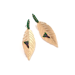 Creative enamel leaf earrings with insect charms in vibrant polka dot oil drip finish