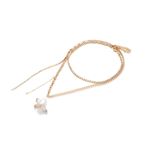 Collier multi-rangs doré avec pendentif épingle à nourrice et perle blanche