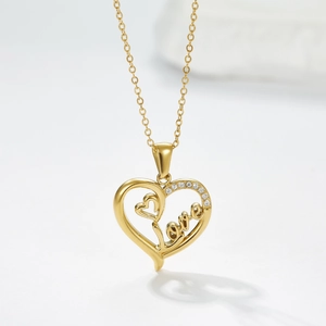Gouden hartvormige hanger ketting met Love gravure en fonkelende ingelegde micro-diamanten
