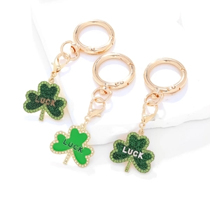 Lot de trois porte-clés trèfle porte-bonheur en émail vert avec breloque dorée LUCK