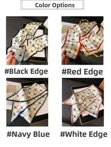 Détail de foulards étroits en satin en noir, rouge, bleu et blanc avec motif chaîne