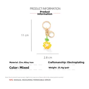 Detailed view of hand-woven crystal carnation keychain with dimensions 11x2.8cm