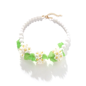 Collier En Perles De Résine Fait Main Avec Pendentifs Fleurs Blanches Et Feuilles Vertes Bijoux Bohèmes Pour Femmes