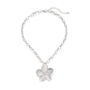 Flower Pendant Necklace Zinc Alloy Radial Texture Five Petal Modern Elegant Clavicle Chain Jewelry For Women