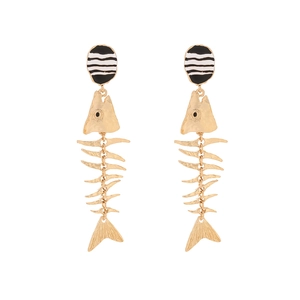 Vintage long fishbone drop earrings with black and white stripes in gold-plated alloy finish
