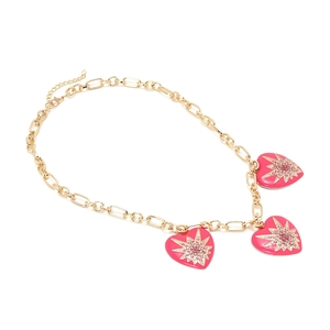 Goldkette mit drei rosa Emaille-Herzanhängern und funkelnden Sternen-Kristallen